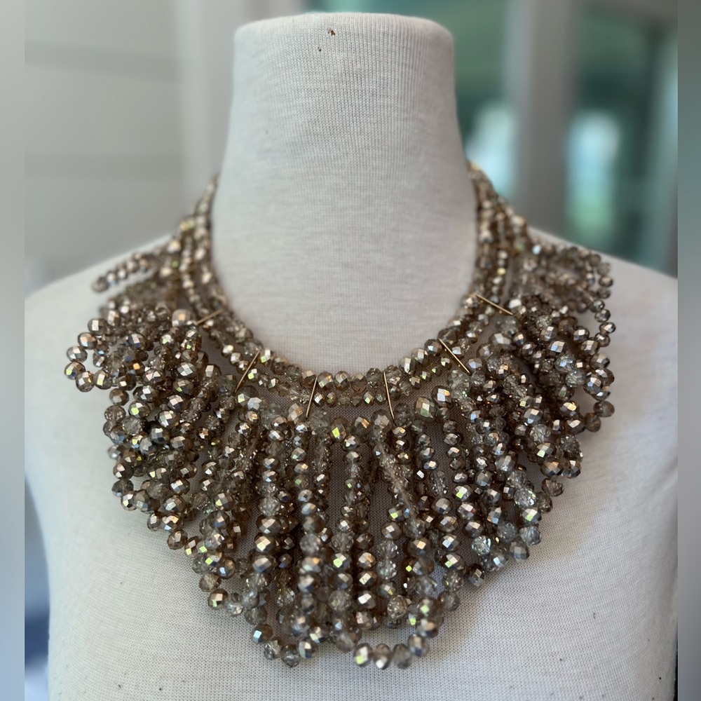 Showstopper! Beautiful Dramatic Shiny Bead Necklace